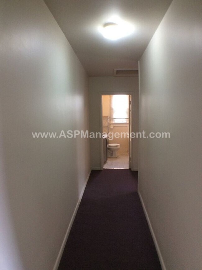 Building Photo - 314 N 200 W