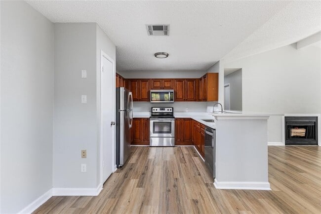Building Photo - 1803 Heatherglen Ln