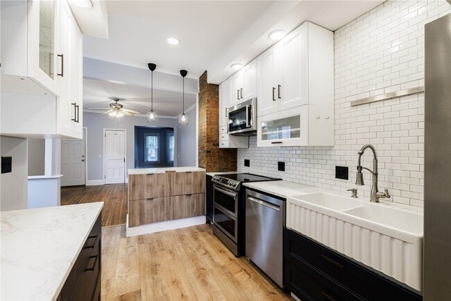 Building Photo - 222 Gregory St