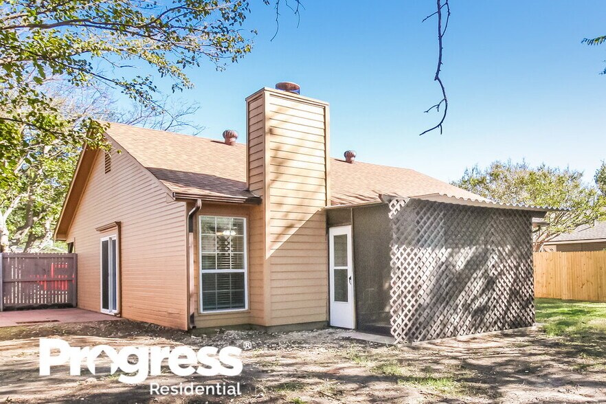 Building Photo - 409 Pace Dr