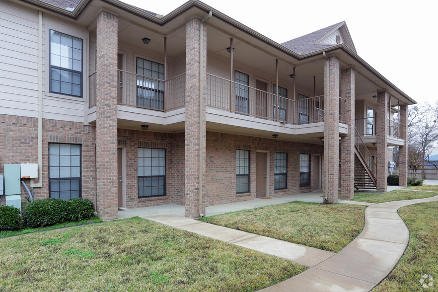 Primary Photo - Lone Star Apartments