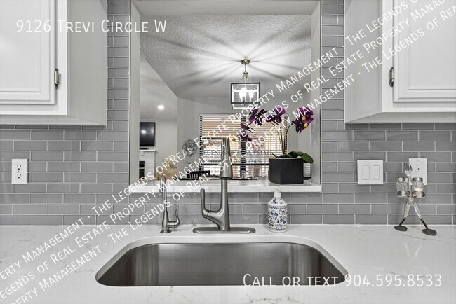 Building Photo - 9126 Trevi Cir W