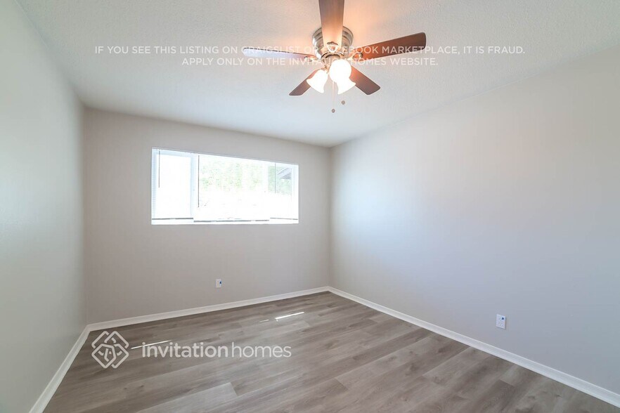 Building Photo - 3326 W Larkspur Dr
