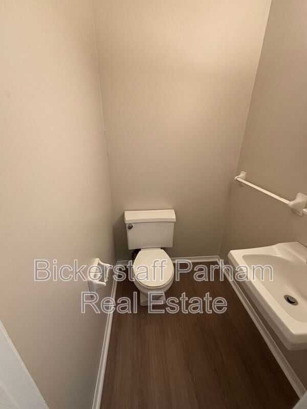 Building Photo - 6120 King William Dr