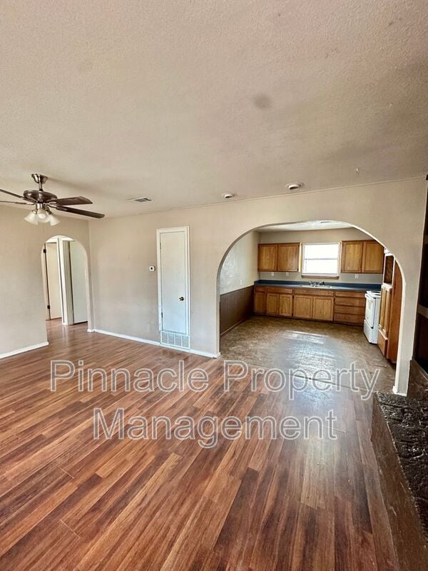 Building Photo - 2701 Raney St