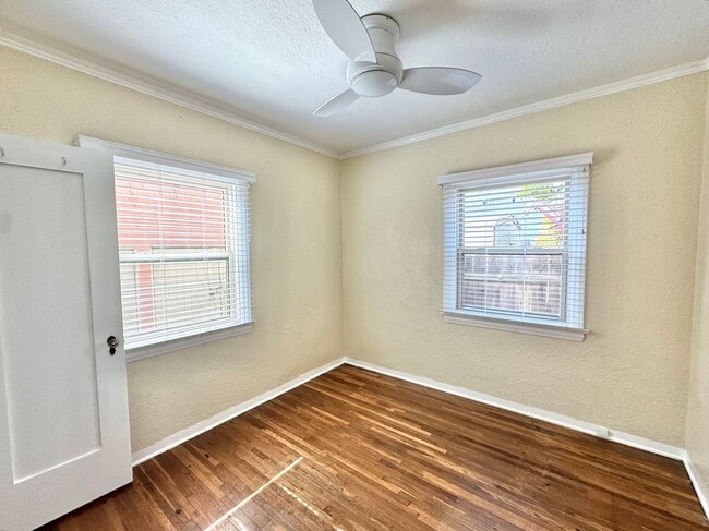 Building Photo - Cute North Park Bungalow! 2bd/1ba, 1 car garage, AC, W/D in-unit, fenced yard!