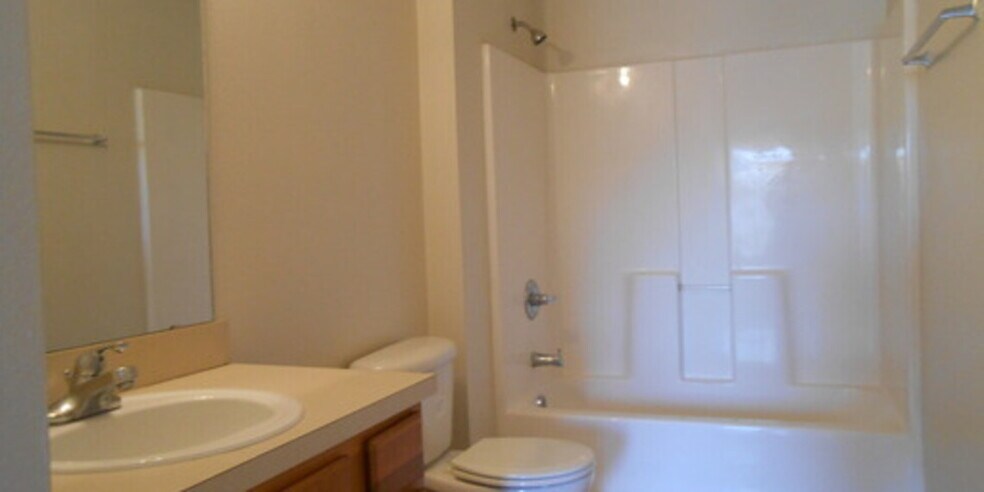 Building Photo - 6985 Ortega Woods Dr