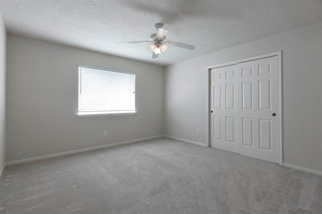 Building Photo - 2439 Shelby Park Dr