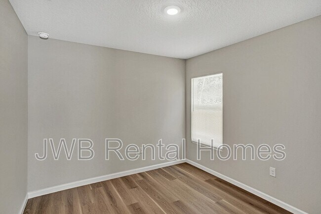 Building Photo - 9475 Valerie St