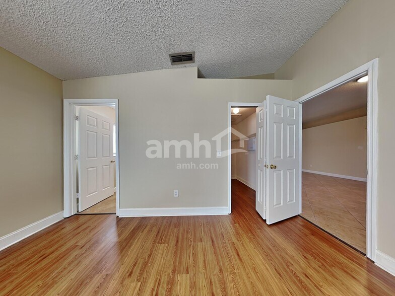 Building Photo - 1036 Bluejack Oak Dr