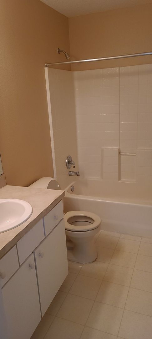 Building Photo - ~2/2~S Grand Hwy~Hillside Villas~Spacious End Unit & Close to the Pool!