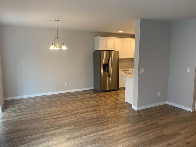Building Photo - Fantastic 3 Bedroom Home In New Neighborhood