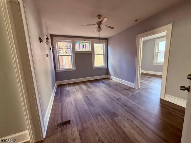 Building Photo - 11 Montrose Terrace