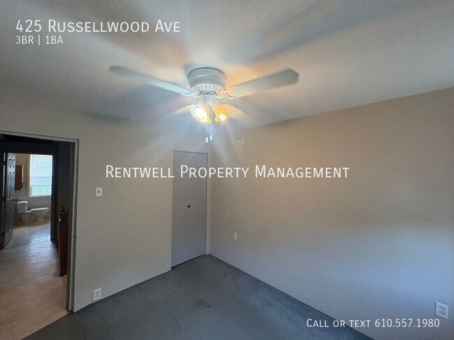 Building Photo - 425 Russellwood Ave