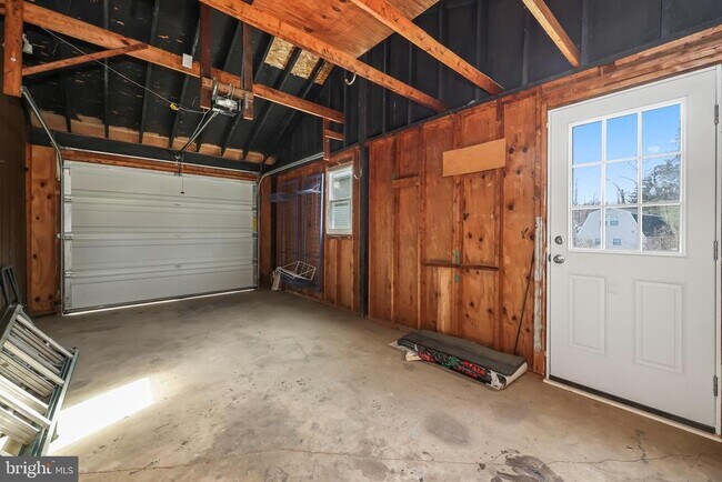 Building Photo - 2520 Linwood Ln