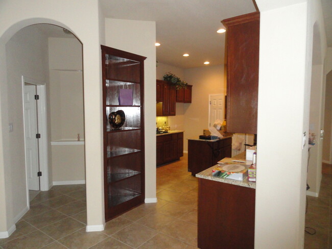 Building Photo - 10024 Lisi Anne Dr