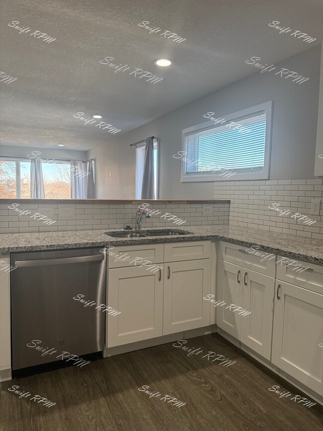 Building Photo - 119 Kickapoo St