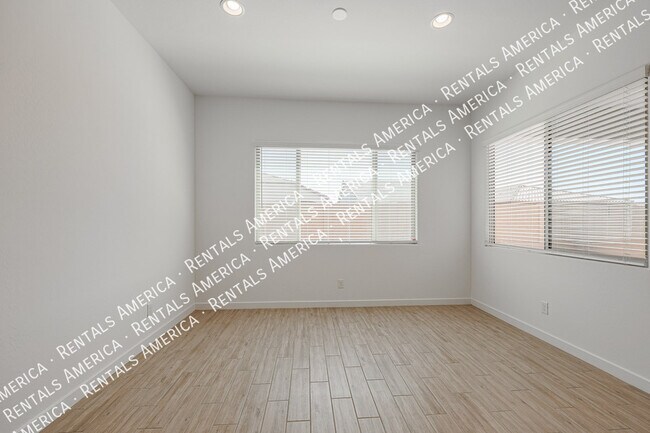 Building Photo - 2631 W Pecan Rd
