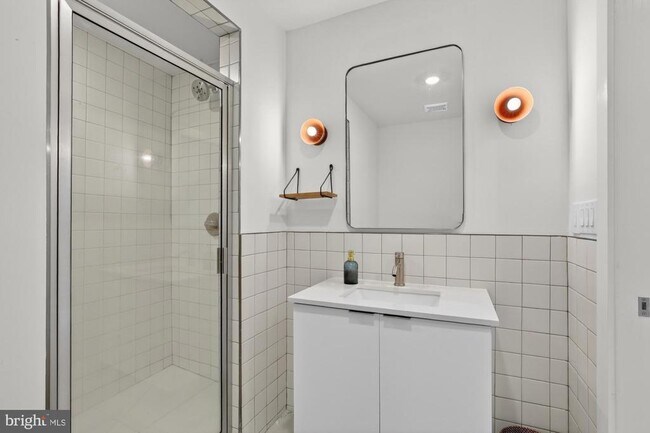 Building Photo - 2007 Cambridge St