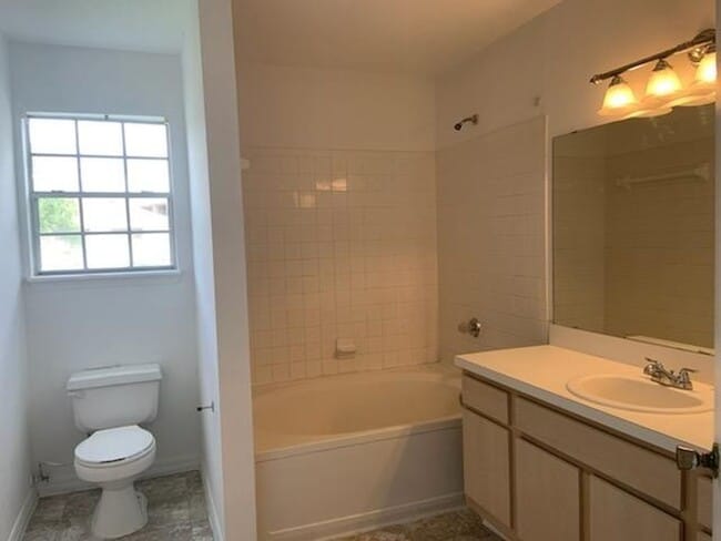 Building Photo - 7300 Westpointe Blvd