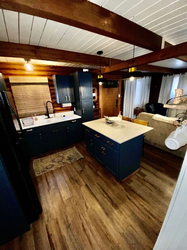 Building Photo - Lovely 3BD cabin style furnished home avail. for a Seasonal lease starting 5/15/26! Call to inqui...