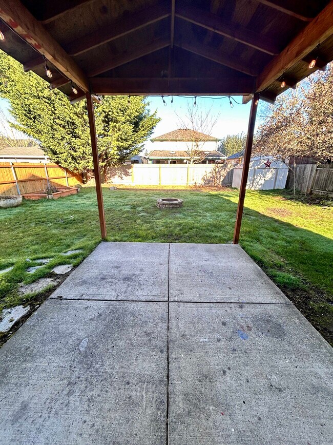 Building Photo - 15814 NE 90th St