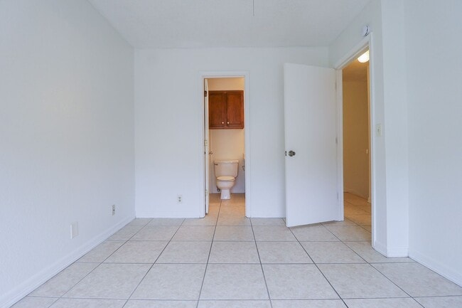 Building Photo - 2 Bed | 1 Bath | South Tulsa