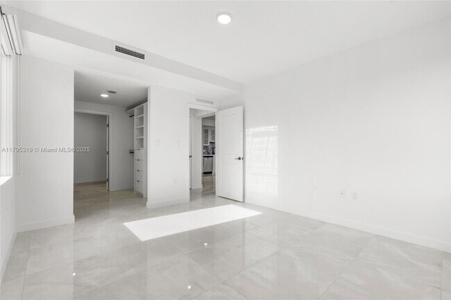 Building Photo - 14530 SW 261st Terrace