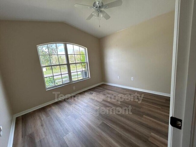 Building Photo - 30534 Tremont Dr