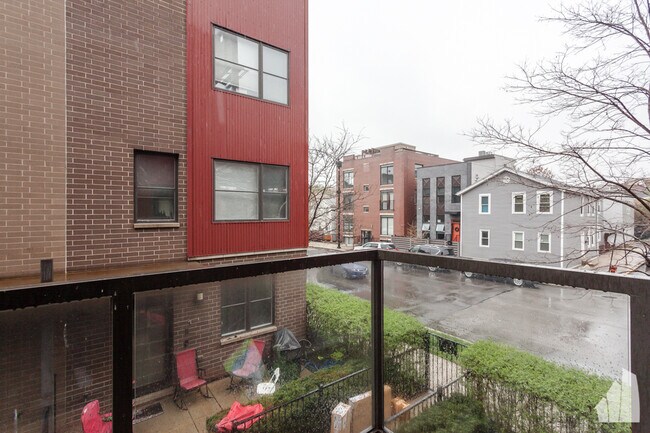 Building Photo - 648 W 16th St