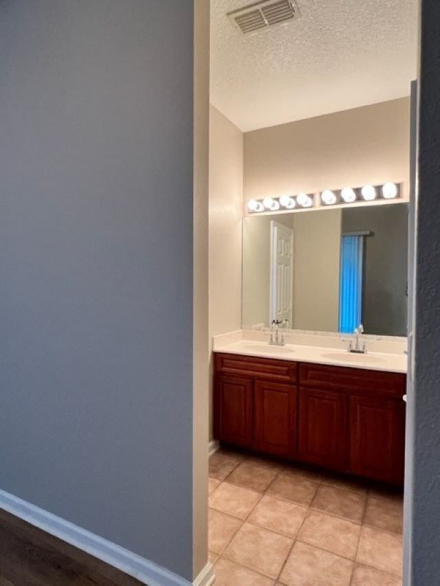 Building Photo - 1705 Prestwick Pl