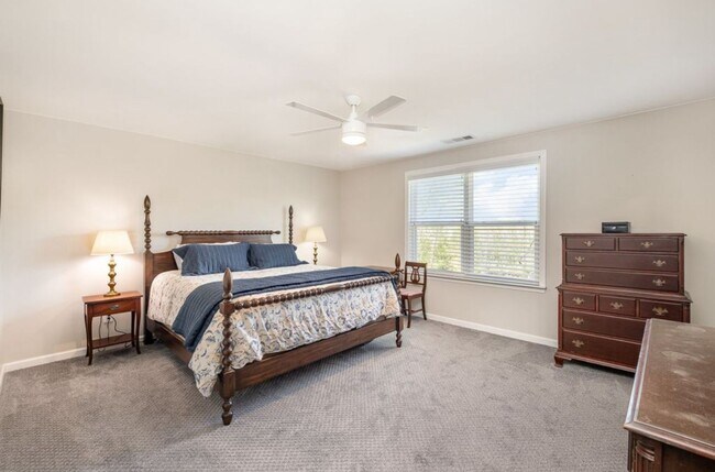 Building Photo - Rent this beautiful 4-bedroom, 3-bathroom ...