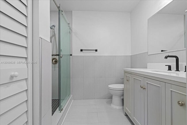 Building Photo - 3737 Alcantara Ave