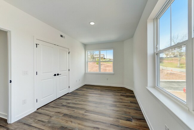 Building Photo - Alcove at Forest Lane