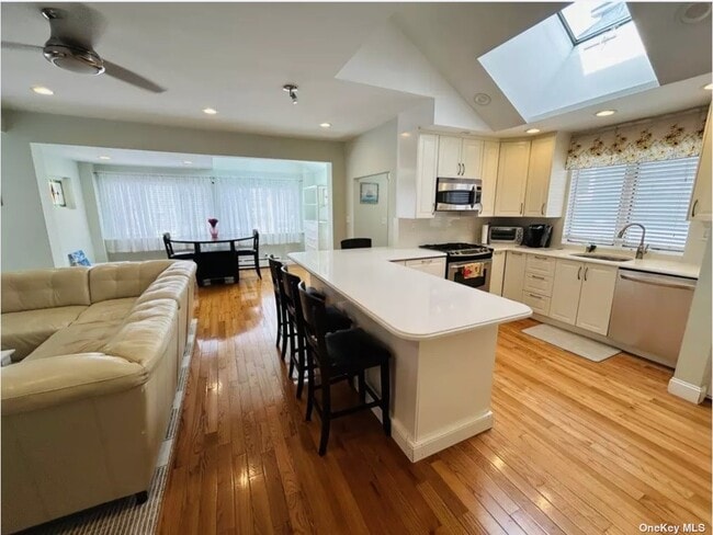 Building Photo - 3-28 B 147 St