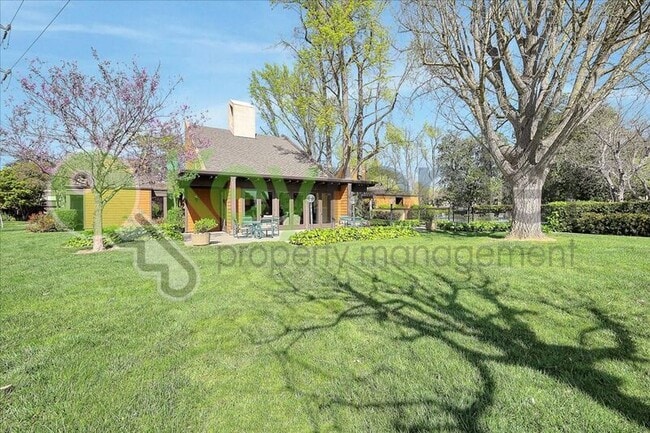 Building Photo - 2254 Woodside Ln