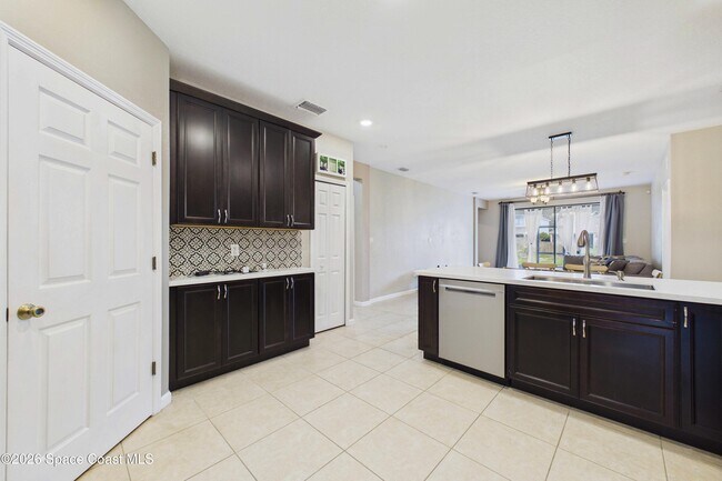 Building Photo - 551 Loxley Ct