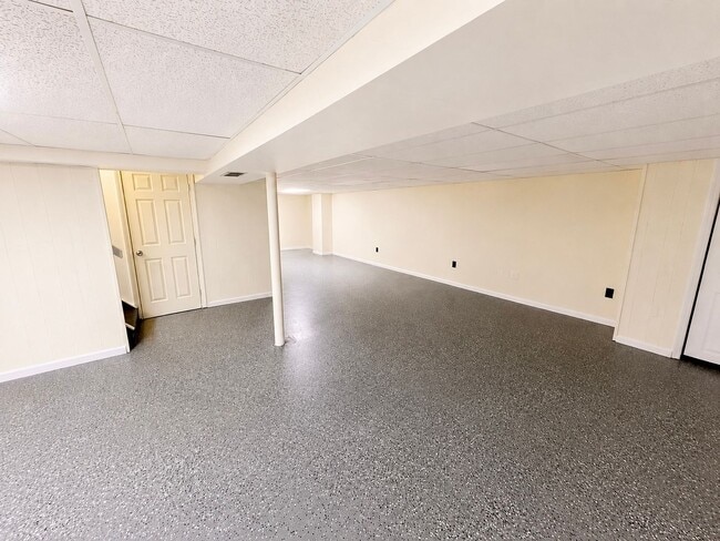 Building Photo - 3 Bed 1 Bath Rental in Rome NY