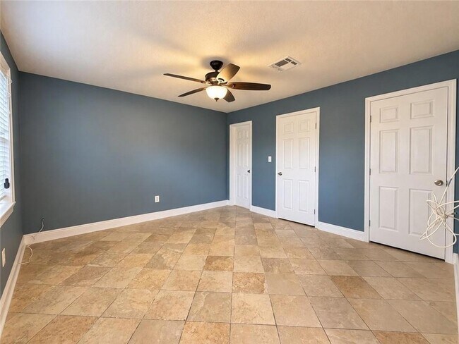 Building Photo - 140 Johns Hopkins Dr