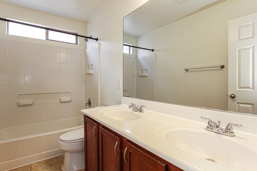 Building Photo - 5206 W Glass Ln