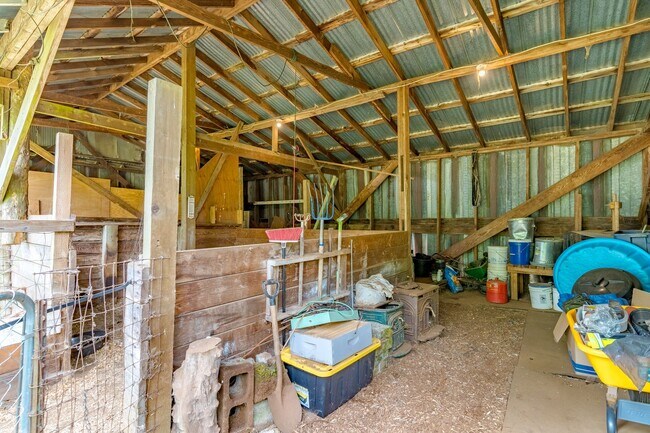 Building Photo - PRIVATE HOMESTEAD WITH ACREAGE & SHOP