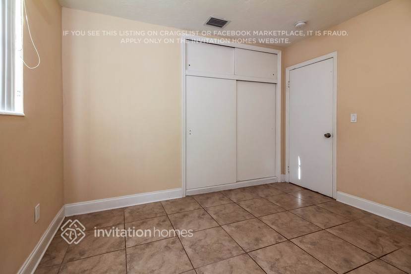 Building Photo - 7041 SW 2nd Ct