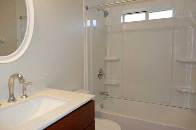 Building Photo - 96679 Commodore Point Dr