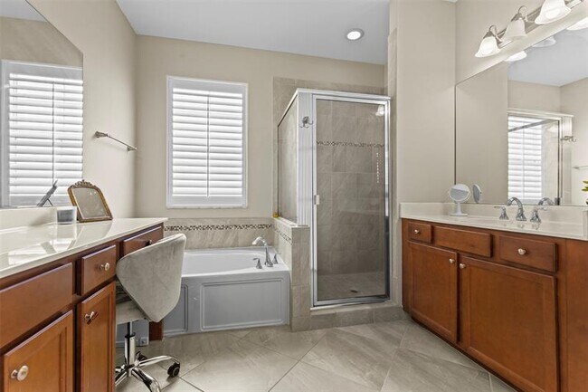Building Photo - 5224 SW 77th Way