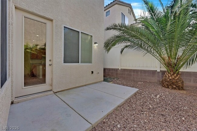 Building Photo - 7565 Grassy Bank St