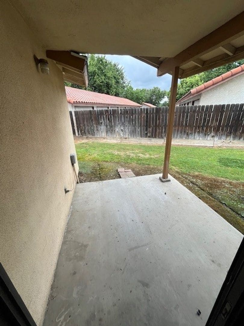 Building Photo - 4346 W Douglas Ave