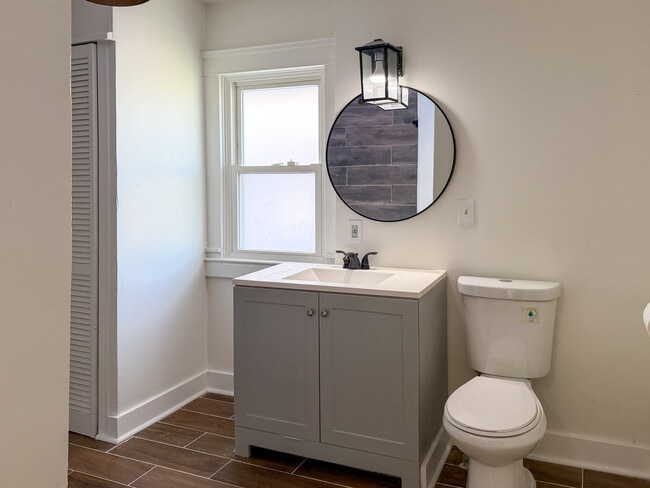 Building Photo - 336 W 29th St