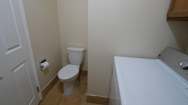 Building Photo - 318 Barbara Ln