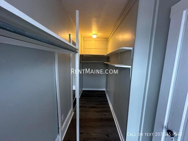 Building Photo - 439 Fourth St. Apt.