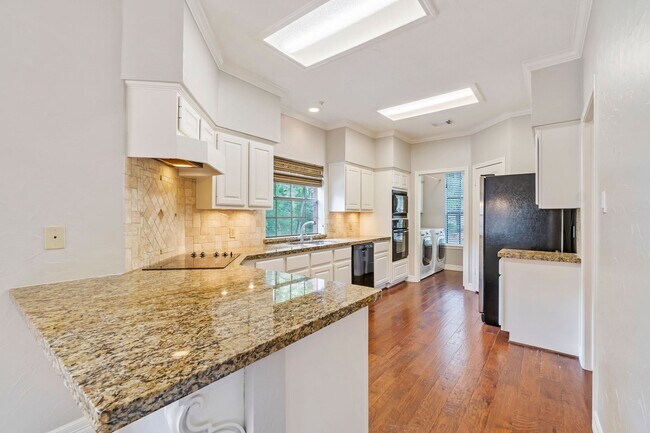 Building Photo - 31 N Duskwood Pl